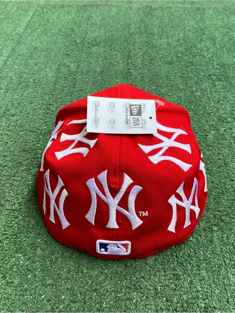 Suprem hat - Picture 3 of 5